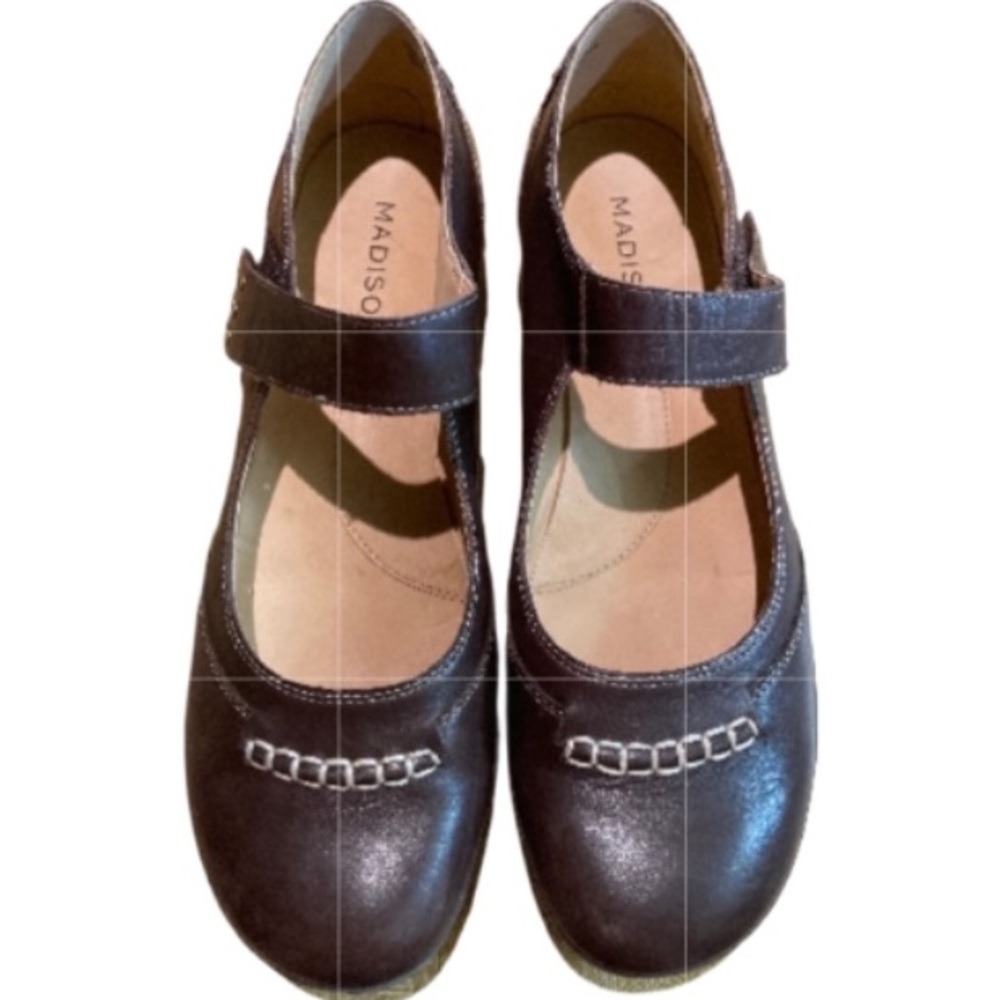 EUC Madison Piper Brown Mary Janes Size 9.5 Medium - Picture 2 of 9